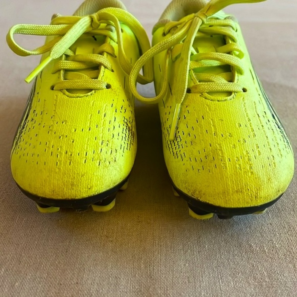 Puma‎ girls 10.5 soccer cleats - Picture 6 of 7